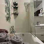 Apartamento Modernes Haus Naehe Schloss