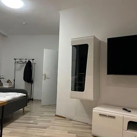 Apartment Modernes Haus Naehe Schloss *