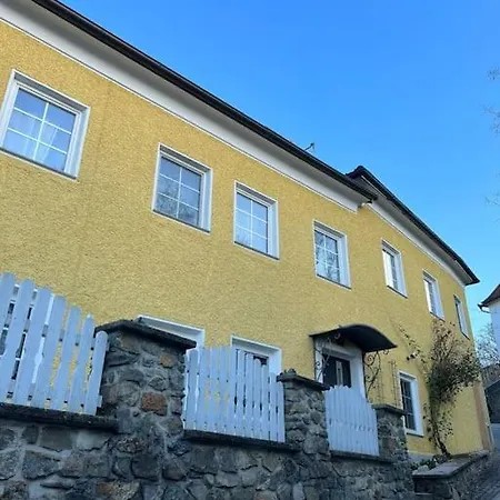 Modernes Haus Naehe Schloss Apartment