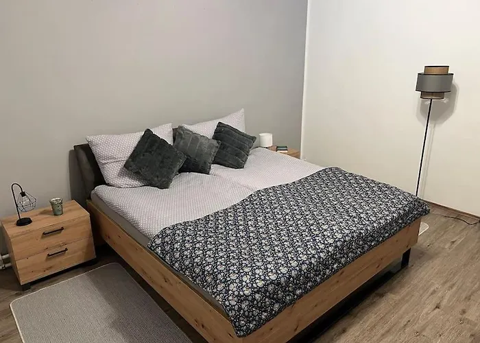 Modernes Haus Naehe Schloss Ulmerfeld