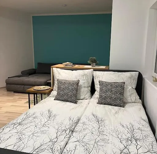 Modernes Haus Naehe Schloss Ulmerfeld