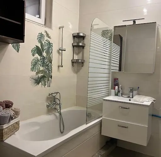 Modernes Haus Naehe Schloss Apartman