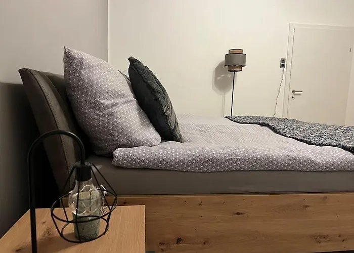 Modernes Haus Naehe Schloss Ulmerfeld